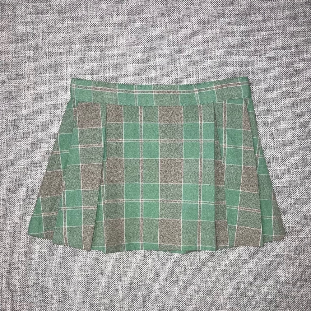 TBBC 4T green plaid pleated skirt EUC